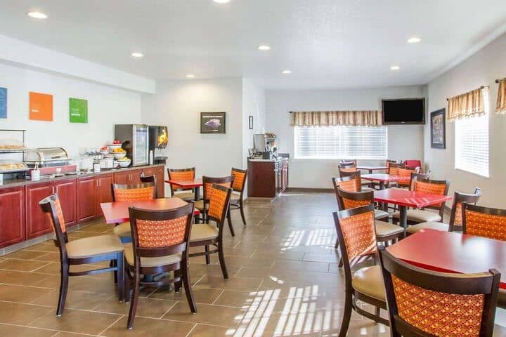 Breakfast area